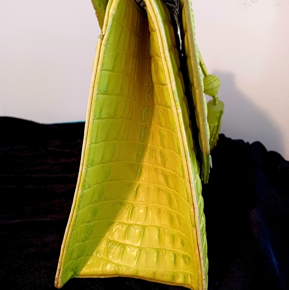 SOLD SOLD SOLD - Picture 3 of 15